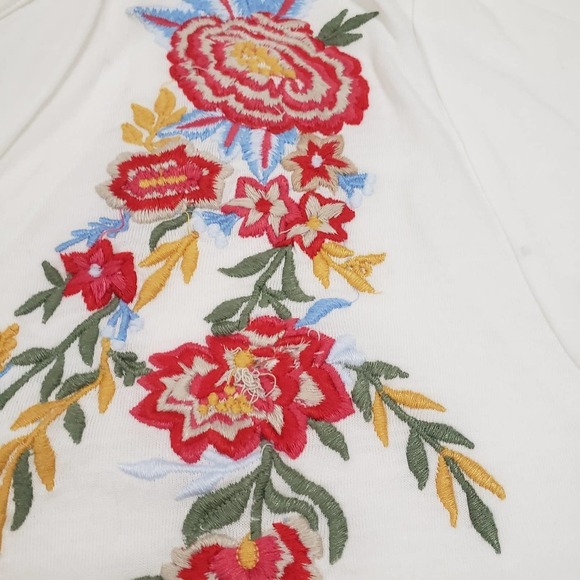 Copied - Anthropologie Caite NWT Embroidered white tee shirt size small - Picture 3 of 6